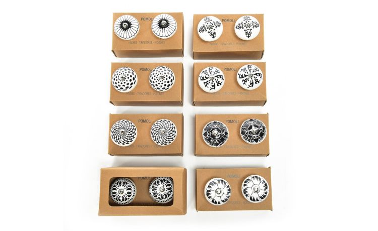 Set 2 pomoli in ceramica dipinta a mano ø4 cm colori assortiti